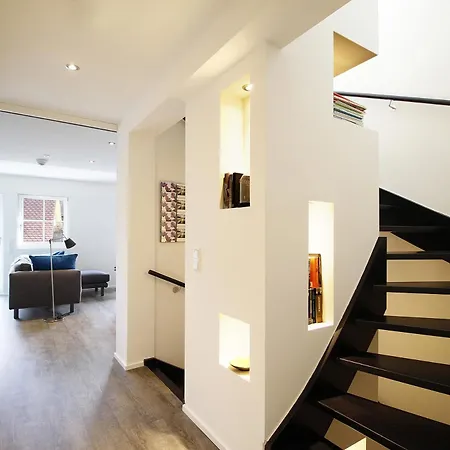Fumi - Maisonette Im Sanierten Altbau Mit Grosser Dachterrasse Und Blick Ueber Insel 公寓 林道